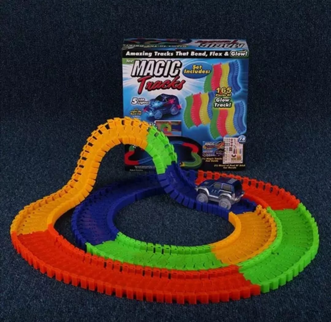 Jucarie Pista Flexibila Magic Tracks, 165 Piese + Masinuta cu LED